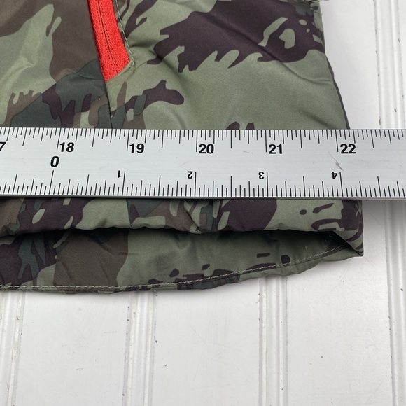 the North Face camo print medium weight zip up jacket L - Picture 10 of 15